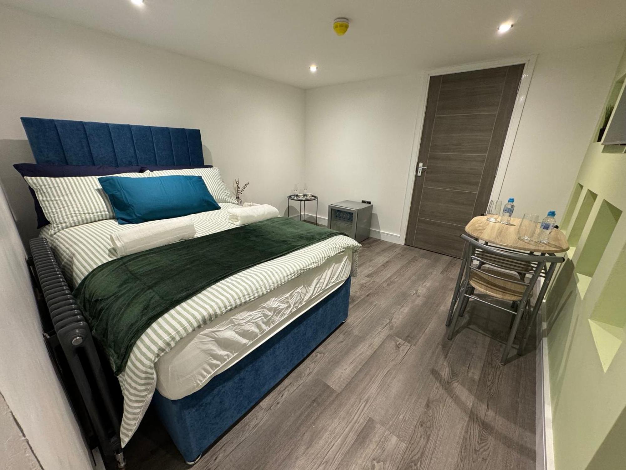 Southgate Luxury Apartments Elland Exteriör bild