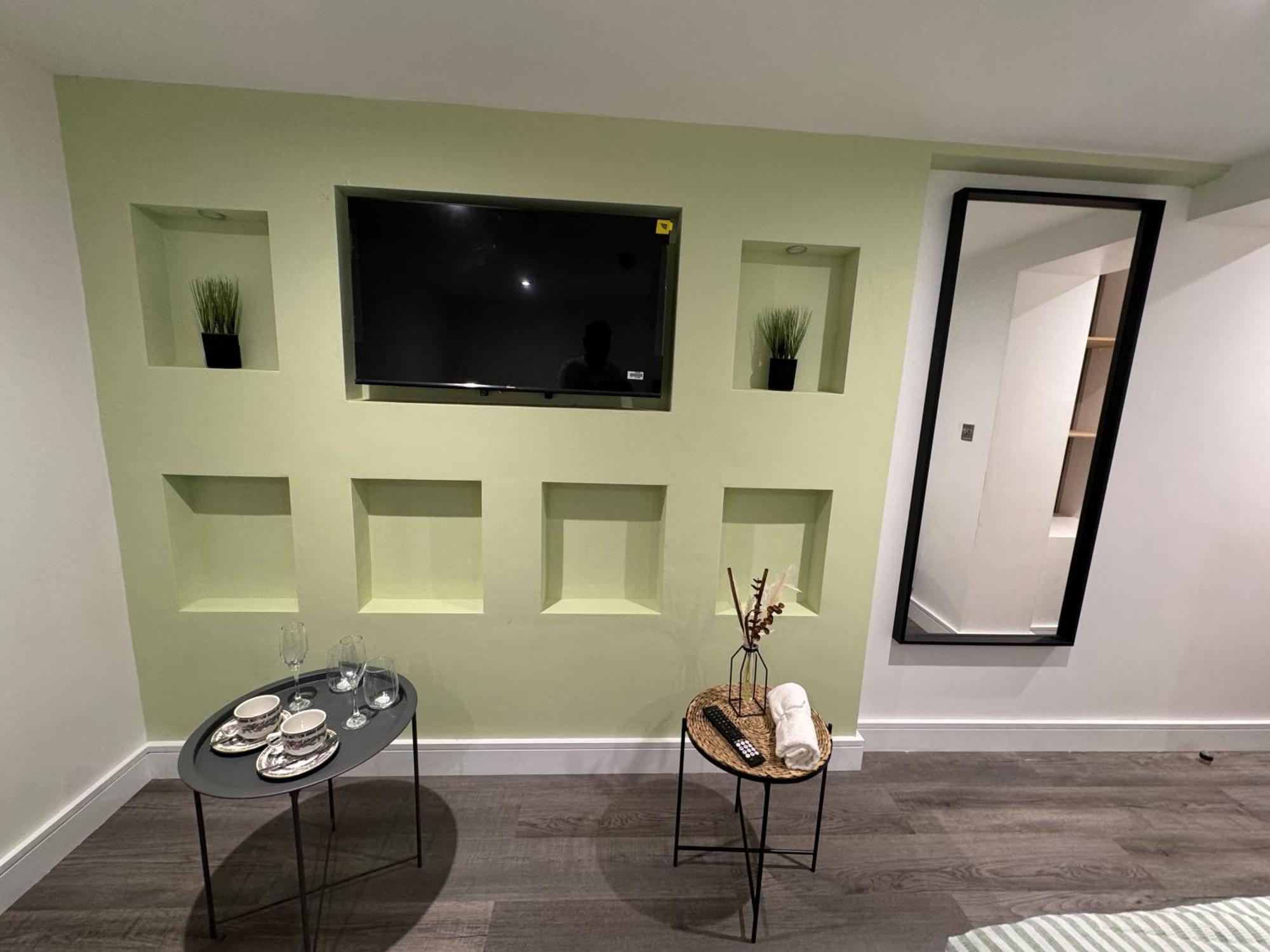 Southgate Luxury Apartments Elland Exteriör bild