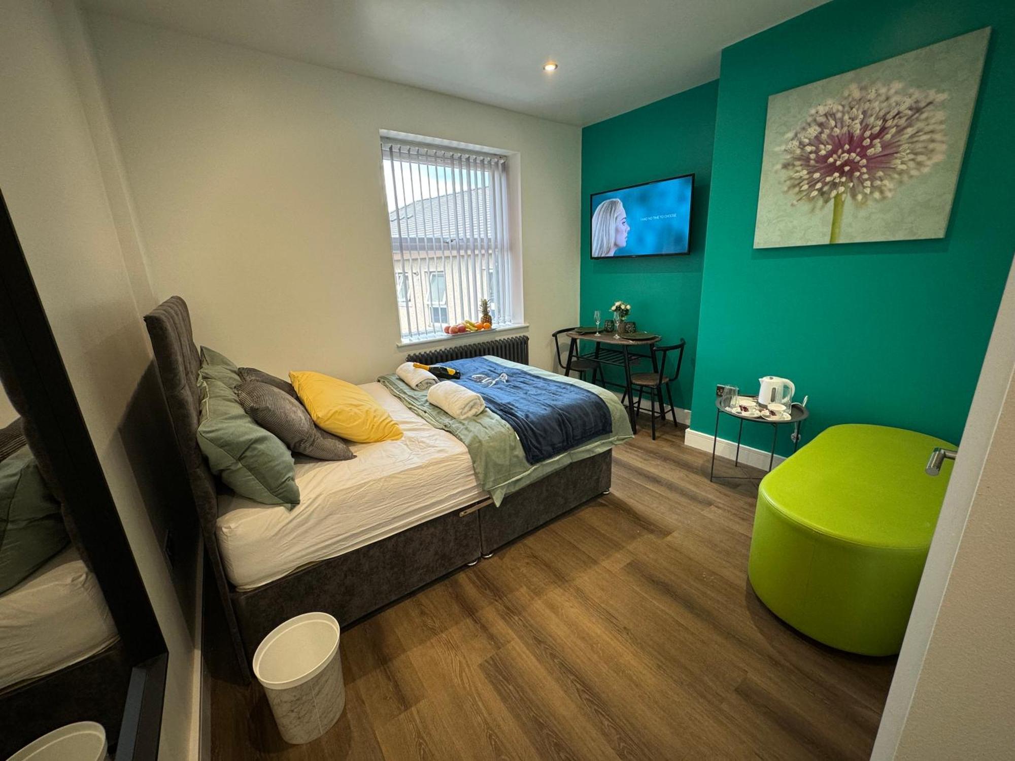 Southgate Luxury Apartments Elland Exteriör bild