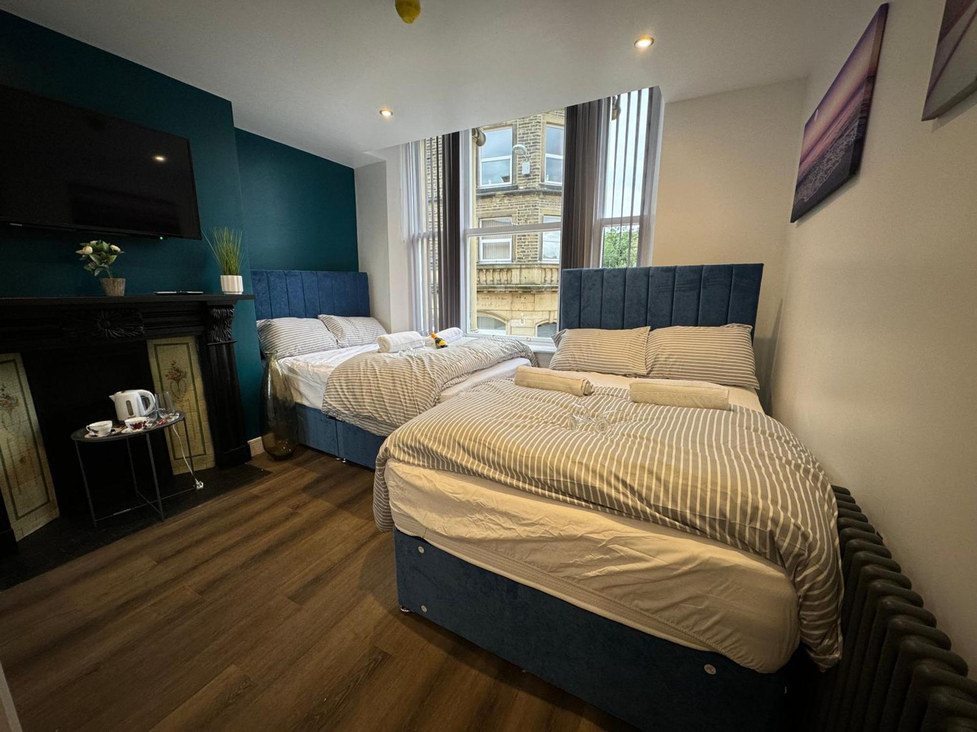 Southgate Luxury Apartments Elland Exteriör bild