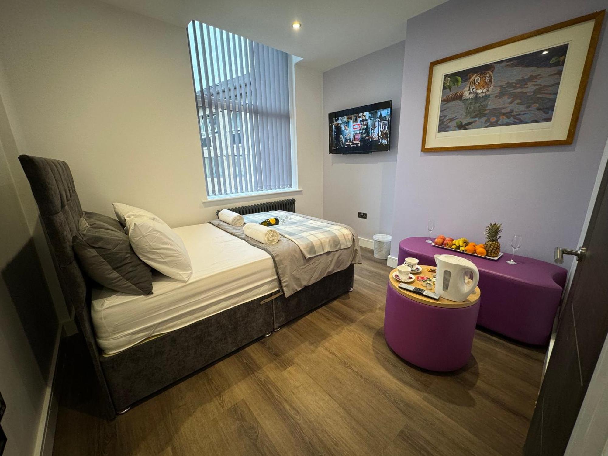 Southgate Luxury Apartments Elland Exteriör bild