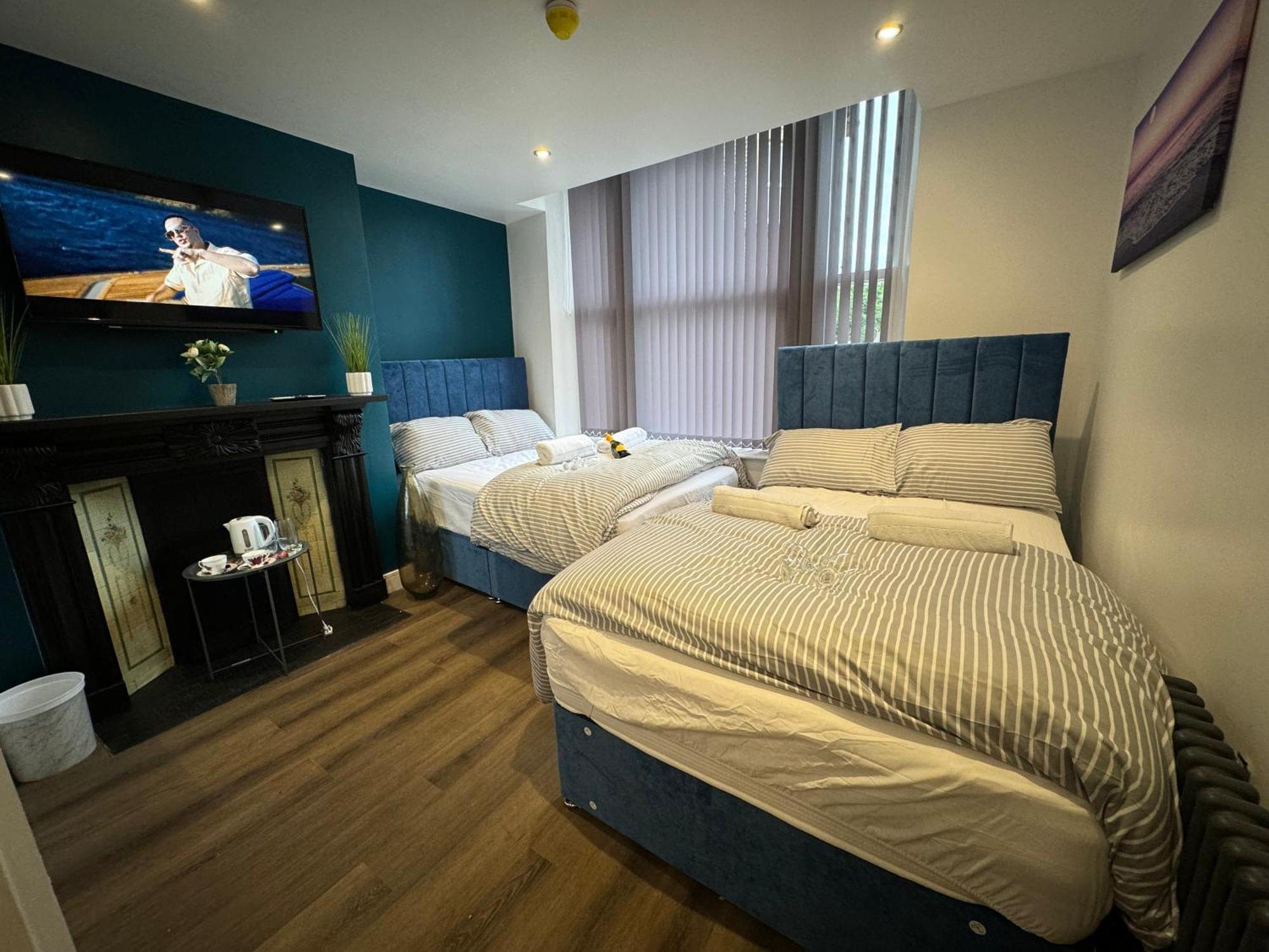 Southgate Luxury Apartments Elland Exteriör bild