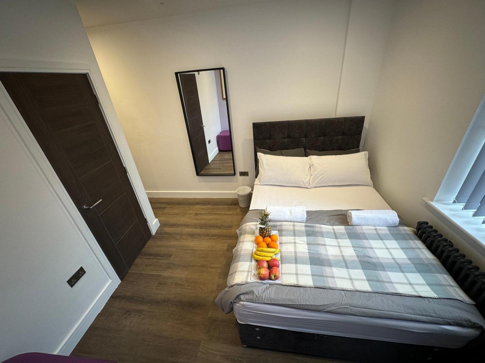 Southgate Luxury Apartments Elland Exteriör bild