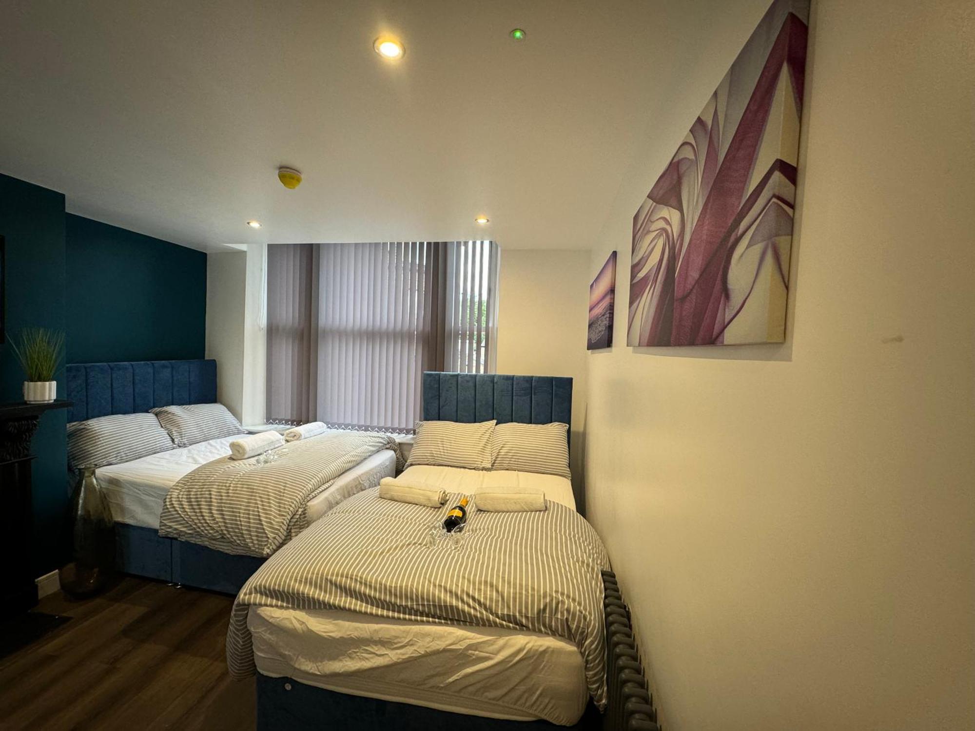 Southgate Luxury Apartments Elland Exteriör bild