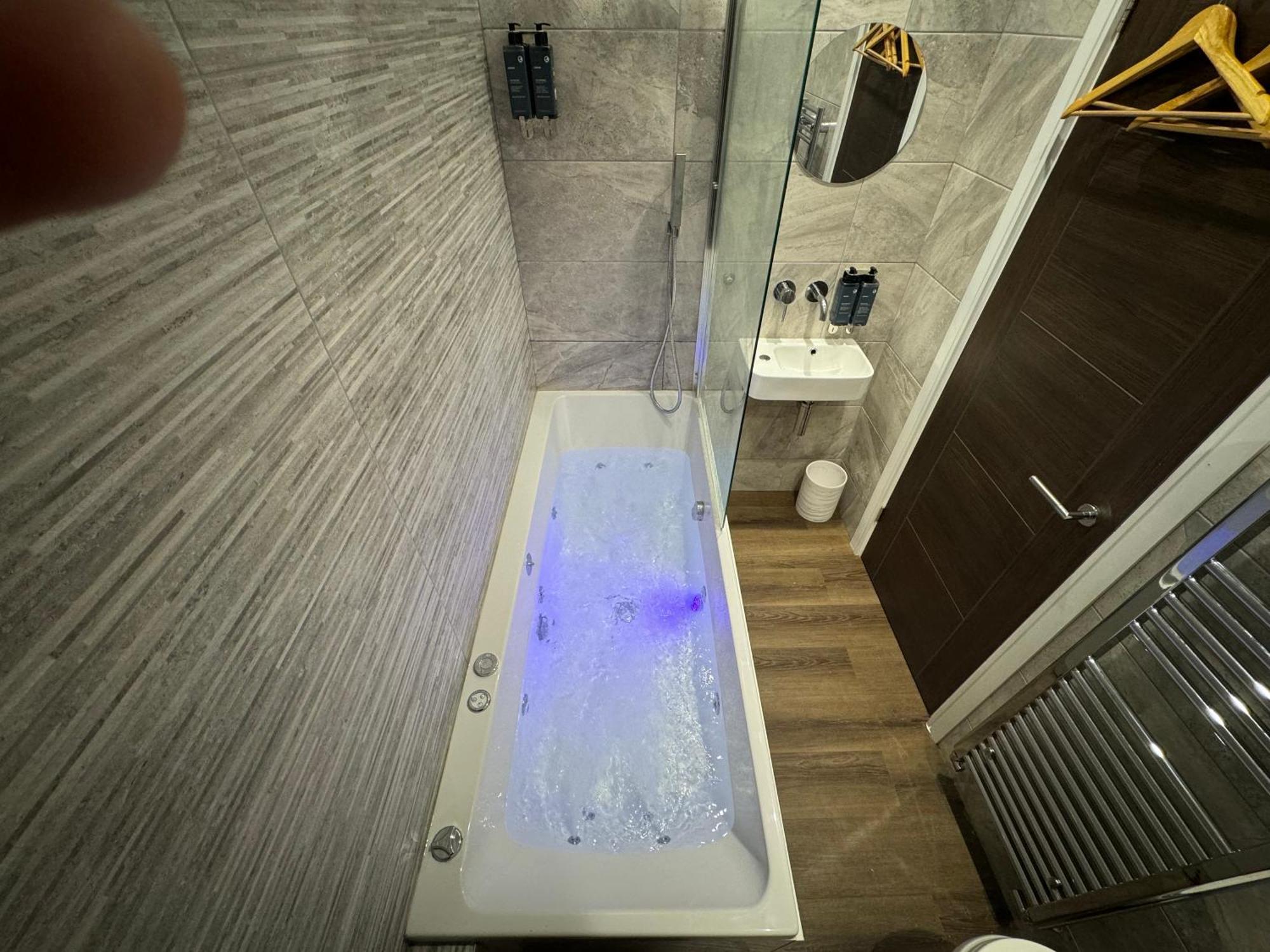 Southgate Luxury Apartments Elland Rum bild