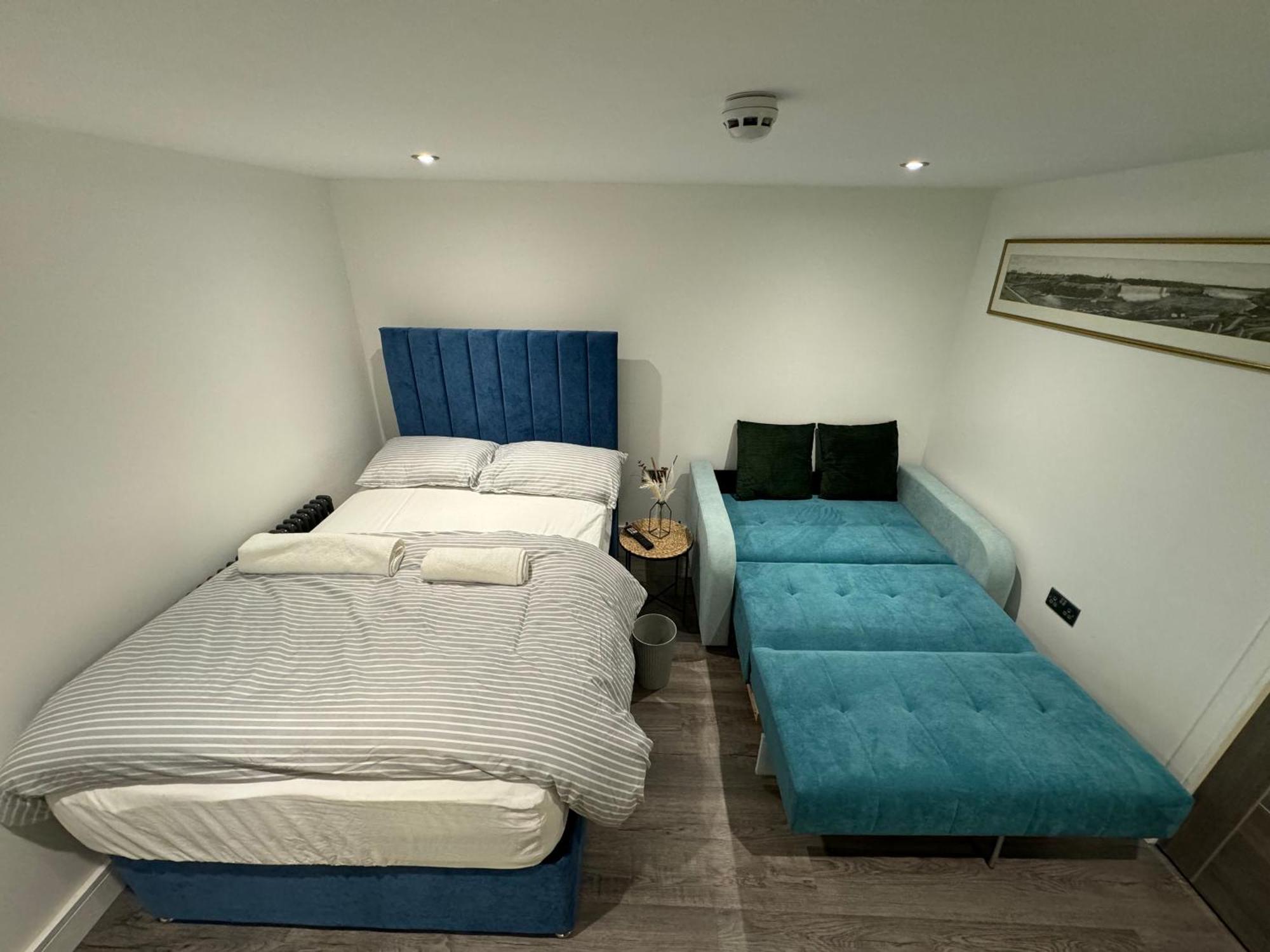 Southgate Luxury Apartments Elland Exteriör bild