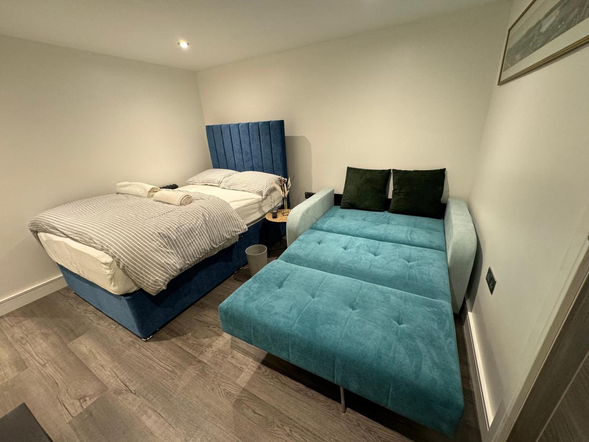 Southgate Luxury Apartments Elland Exteriör bild
