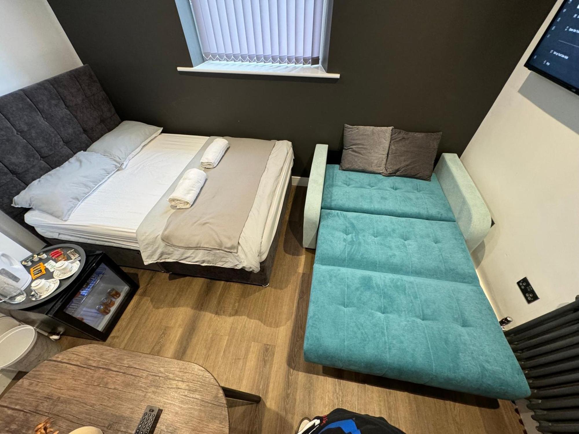 Southgate Luxury Apartments Elland Exteriör bild