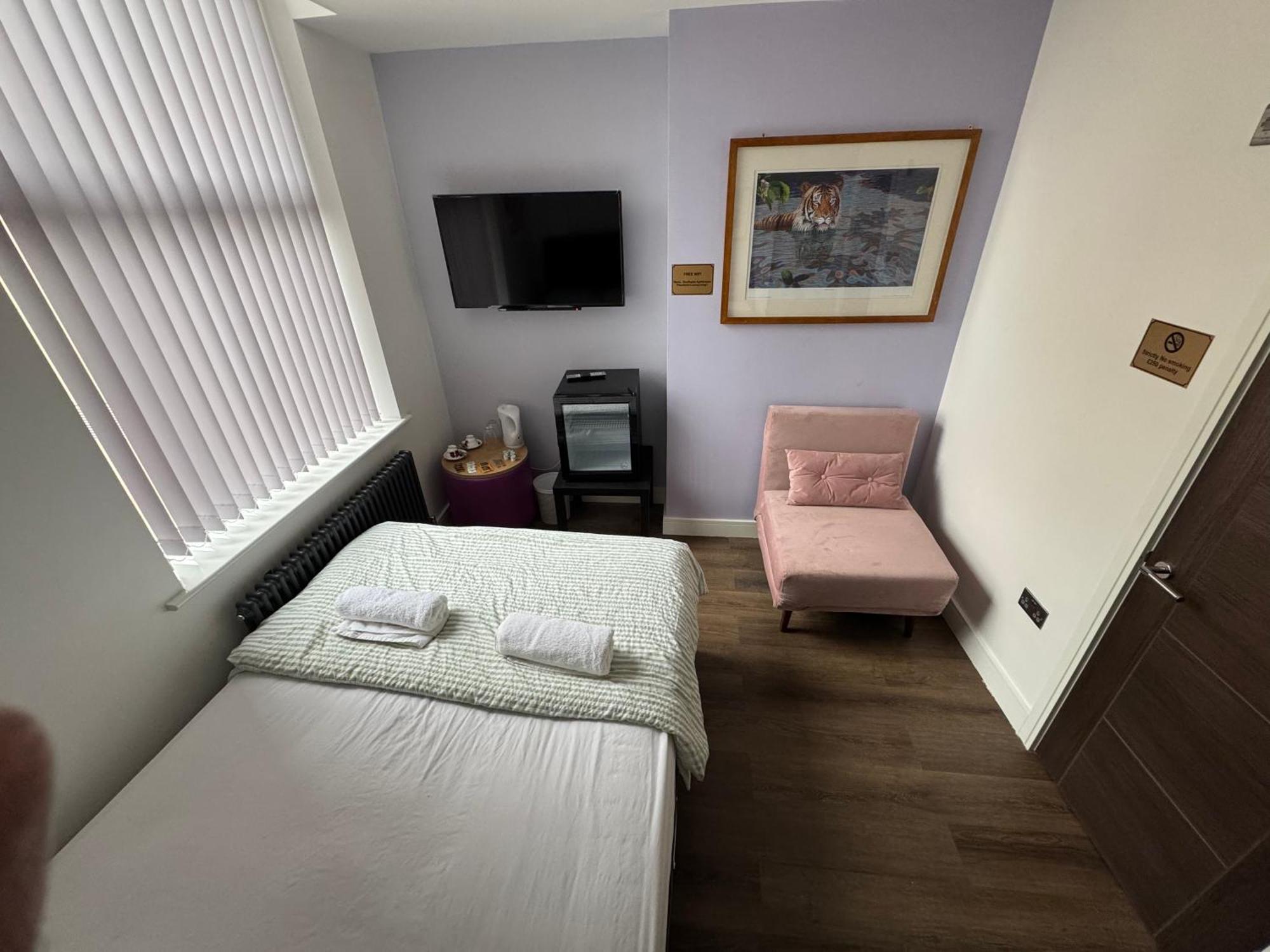 Southgate Luxury Apartments Elland Exteriör bild